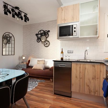 Penthouse In Sagrada Familia Apartment บาร์เซโลนา ภายนอก รูปภาพ