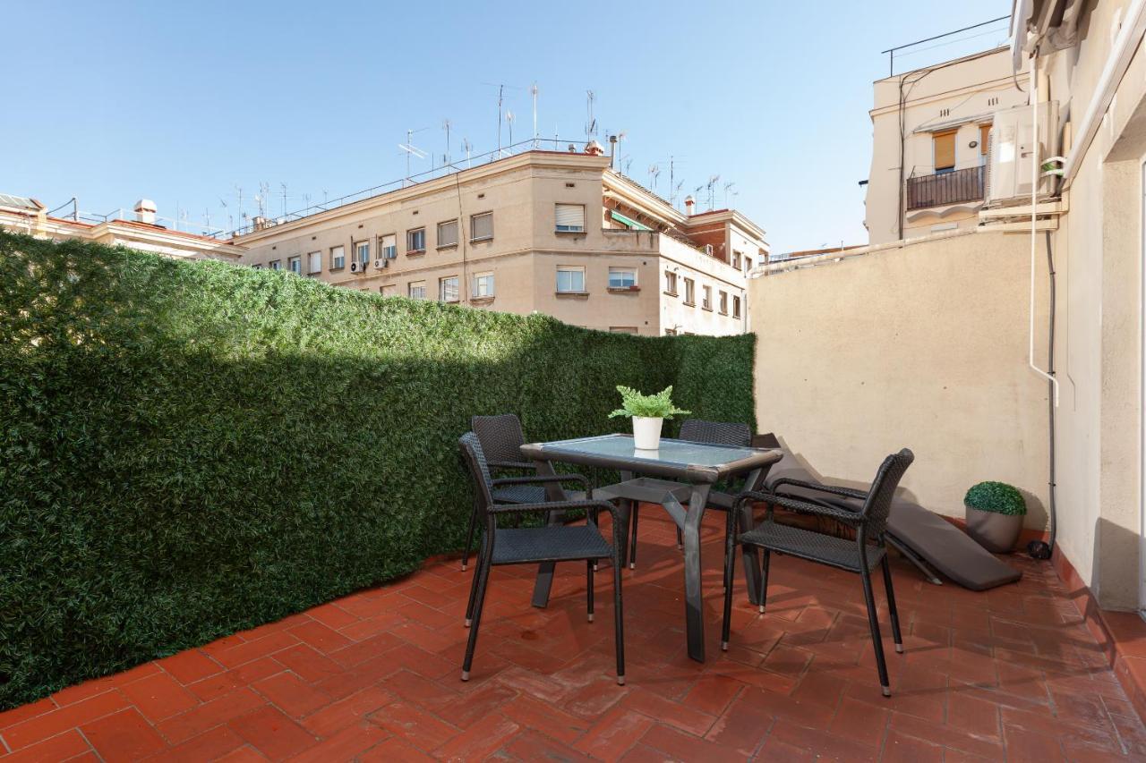Penthouse In Sagrada Familia Apartment บาร์เซโลนา ภายนอก รูปภาพ