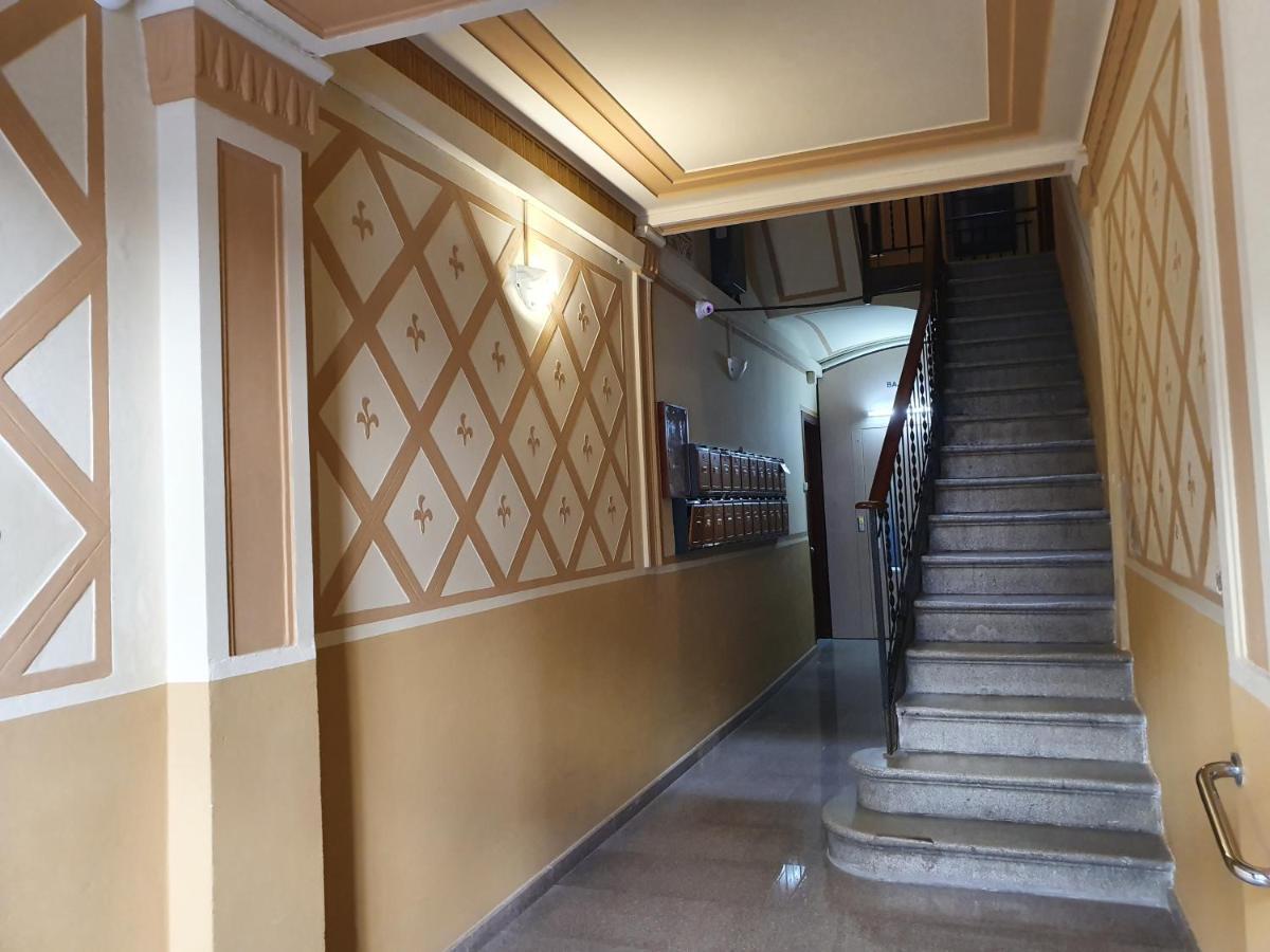 Penthouse In Sagrada Familia Apartment บาร์เซโลนา ภายนอก รูปภาพ
