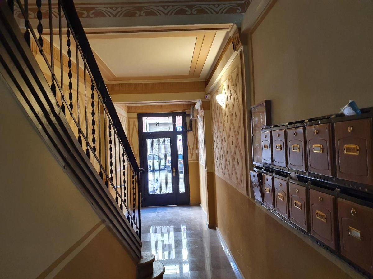 Penthouse In Sagrada Familia Apartment บาร์เซโลนา ภายนอก รูปภาพ