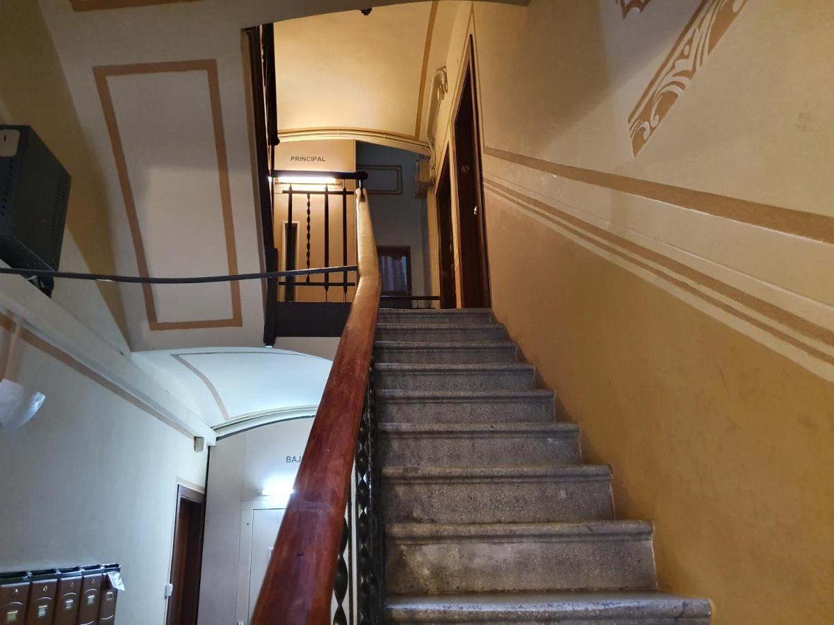 Penthouse In Sagrada Familia Apartment บาร์เซโลนา ภายนอก รูปภาพ